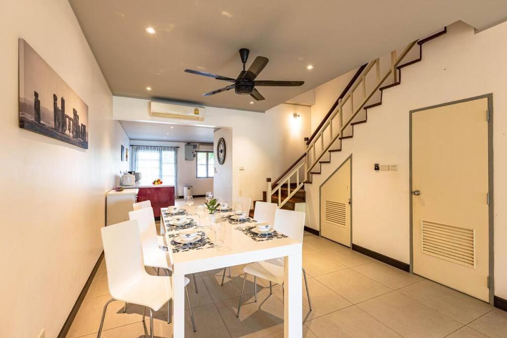 4 Bedroom Townhouse In Great Location! HHQ Eksteriør bilde