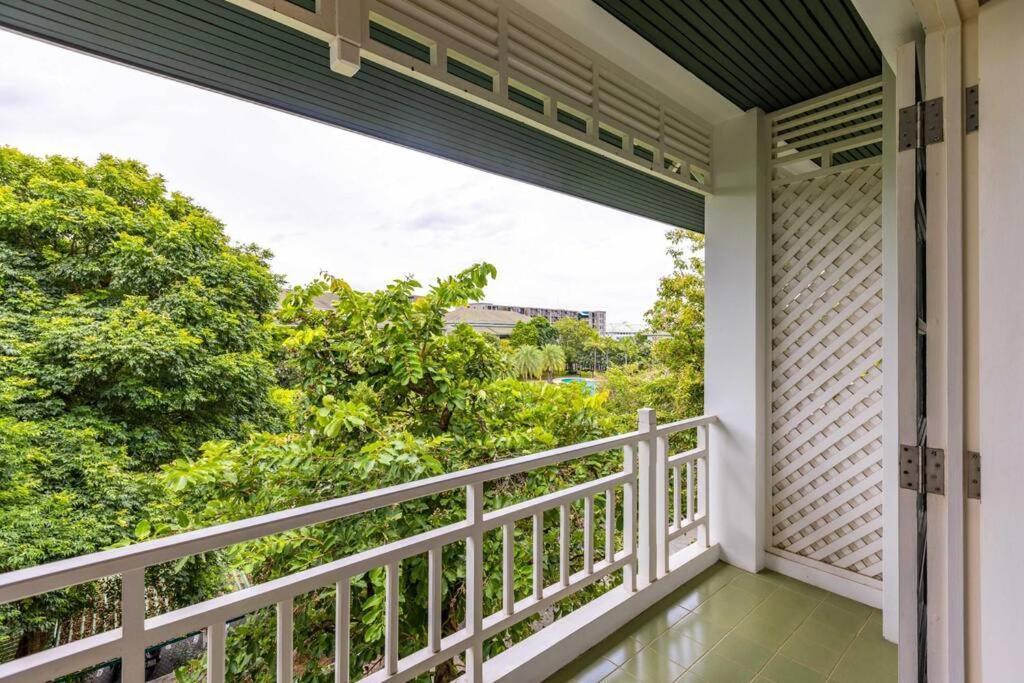 4 Bedroom Townhouse In Great Location! HHQ Eksteriør bilde