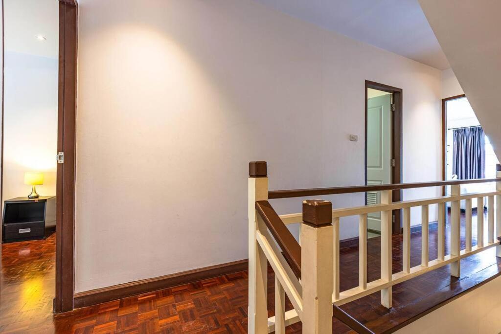 4 Bedroom Townhouse In Great Location! HHQ Eksteriør bilde