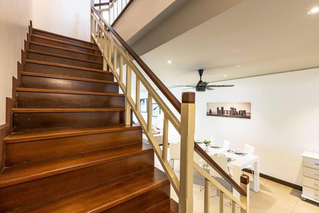 4 Bedroom Townhouse In Great Location! HHQ Eksteriør bilde