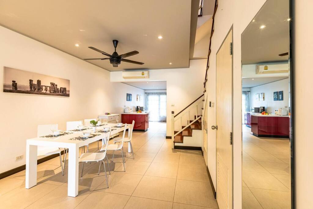 4 Bedroom Townhouse In Great Location! HHQ Eksteriør bilde
