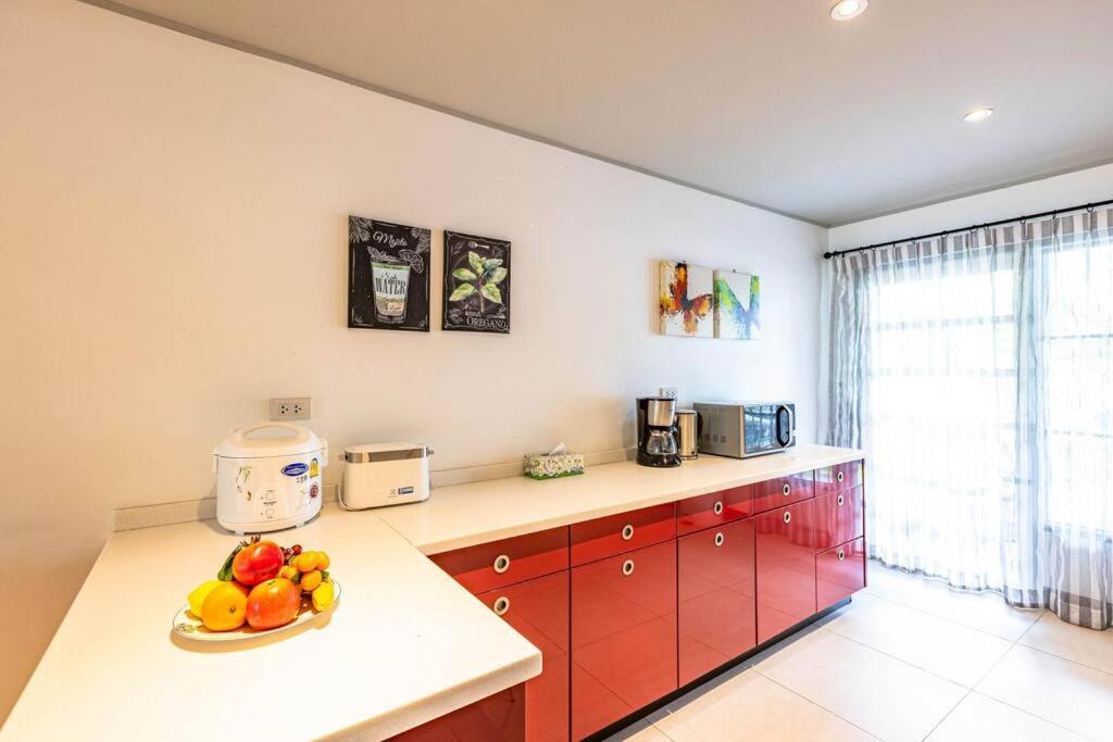 4 Bedroom Townhouse In Great Location! HHQ Eksteriør bilde